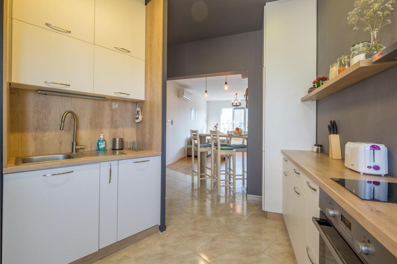 Artistic & Spacious 2Bd Central Apt By Flat Mаnager 索菲亞 外观 照片